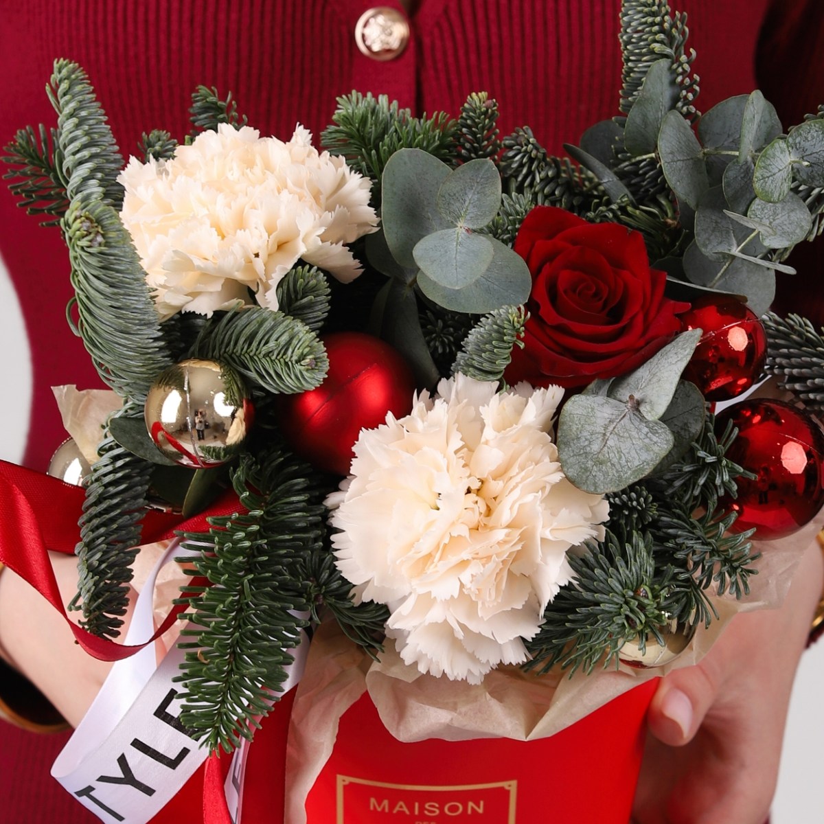 novogodnyaya korobka iz nobilisa  7